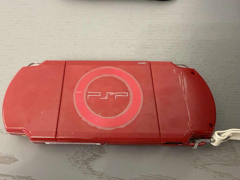 PSP 2000 Deep Red Modat