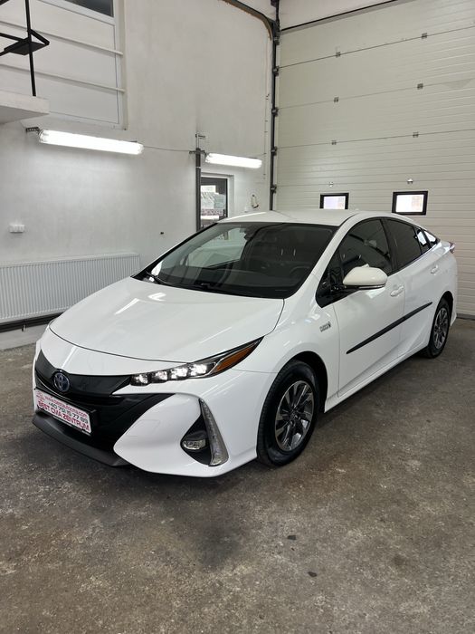 Toyota Prius Plug-in Hibrid Executive 1,8 benzină Pret afisat TVAIncus