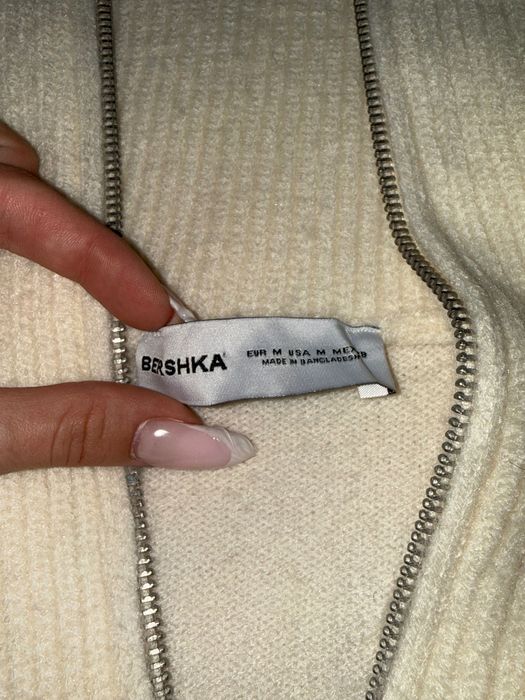 Пуловер Bershka