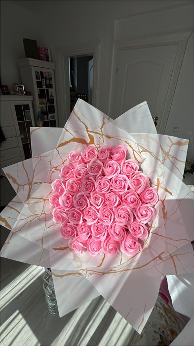 Buchet trandafiri sapun imperiali cu sclipici/ model personalizat