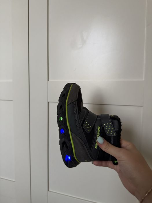 Ботинки для весны скечерс