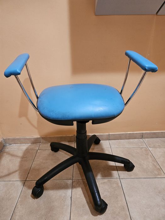 Офисное кресло сидушка