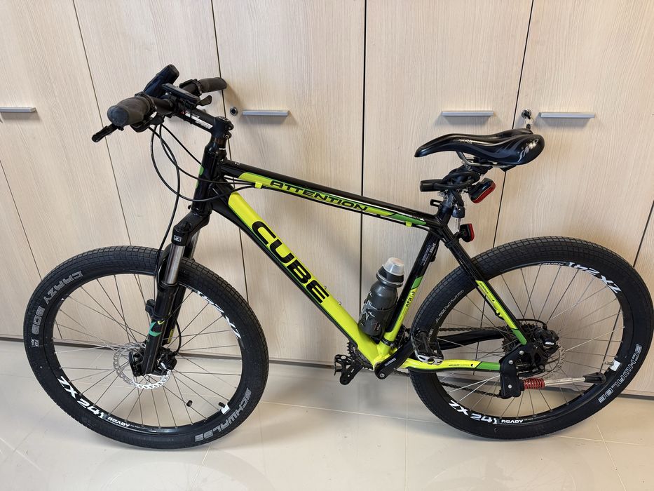 Bicicleta cube attention