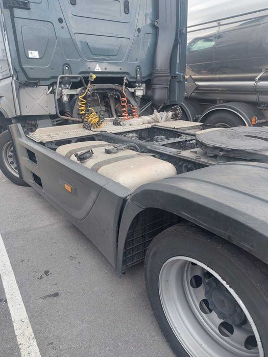 Dezmembrez MERCEDES-BENZ ACTROS MP4 1843 / piese camioane