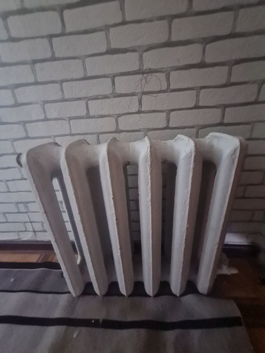 Продаю чугунный батарея рабочий