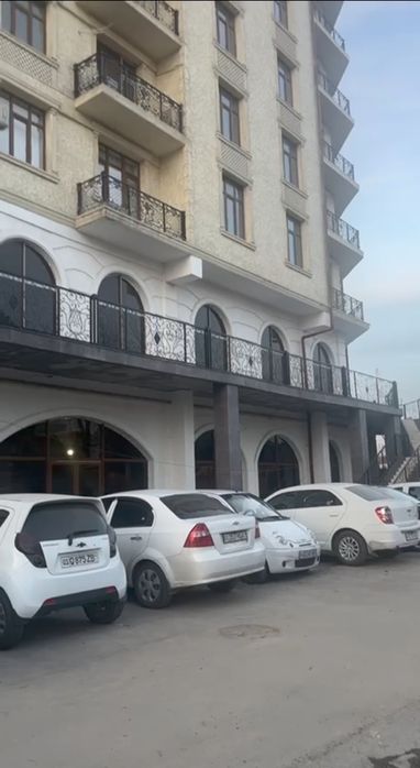 Срочно продается коммерческое помещения 400 кв.м Узбум первая линия