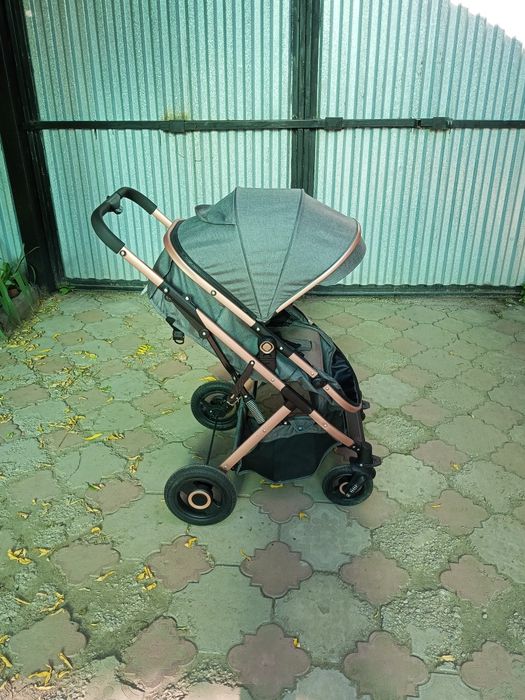 Продам коляску .