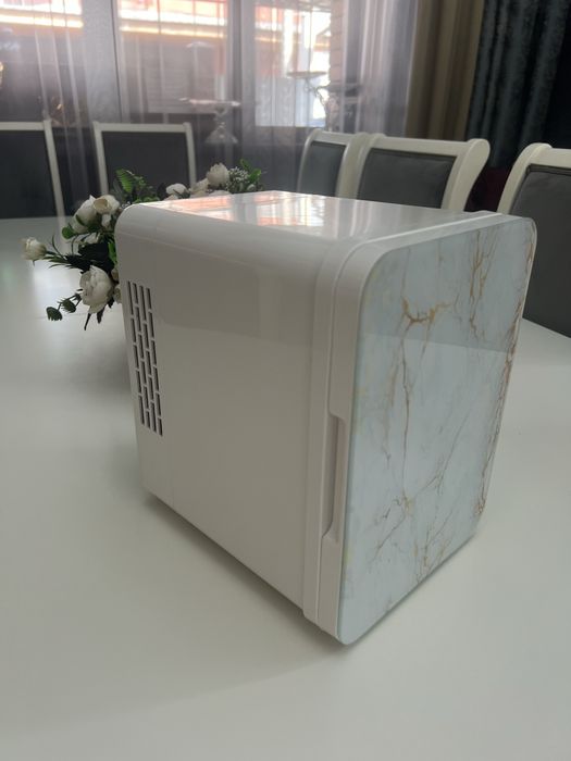 Мини холодильник для косметики