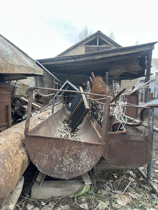 Акыр сатылады 2 штук темірден