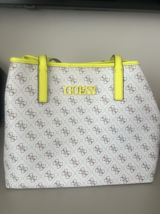 Дамска чанта Guess