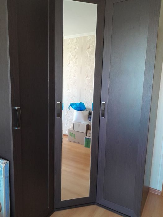 Кровать, шкаф, тумбочки