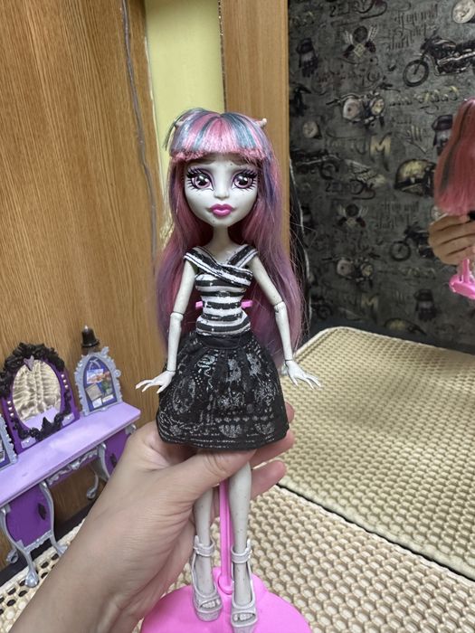 Продам куклу монстр  хай!