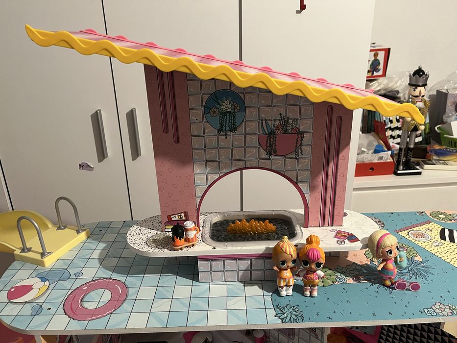 Дървена къща LOL surprise с 6 въртящи се стаи