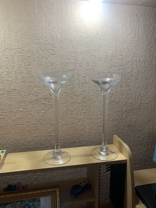 Две стеклянные вазы новые, в упаковке, нестандартной формы!