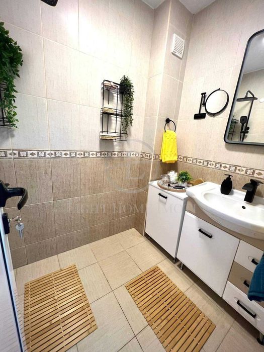 Продава се Тристаен апартамент в Пловдив, Христо Смирненски - 95 кв.м за 2579 €/кв.м - Снимка #8