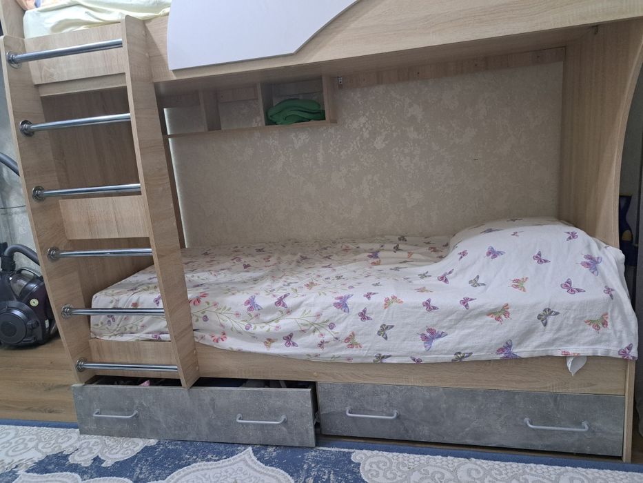 Двухъярустная кровать