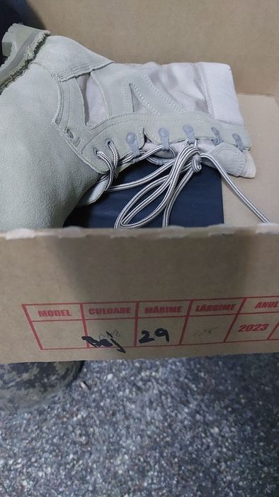 Bocanci combat de vara