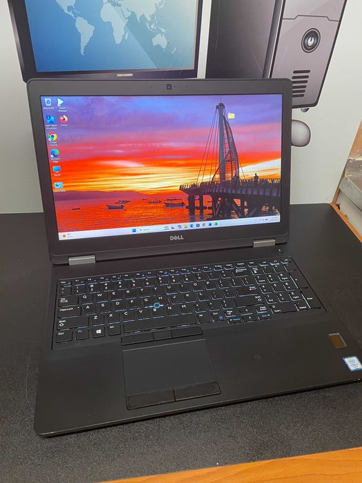 Laptop Dell Latitude 5570, I7 6820 HQ, 16 gb ddr4, Video dedicat, garantie