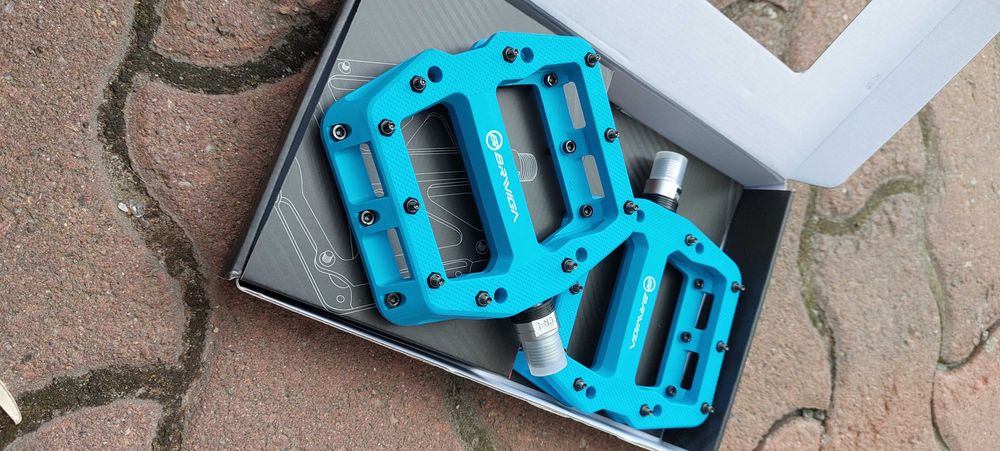 Pedale policarbonat pe rulmenti cu cui schimbabile  EastPower