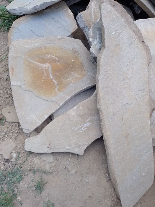 Vând și montez piatra naturala de munte