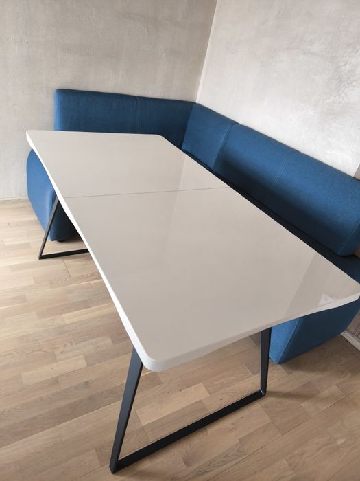 Разтегателна трапезна маса