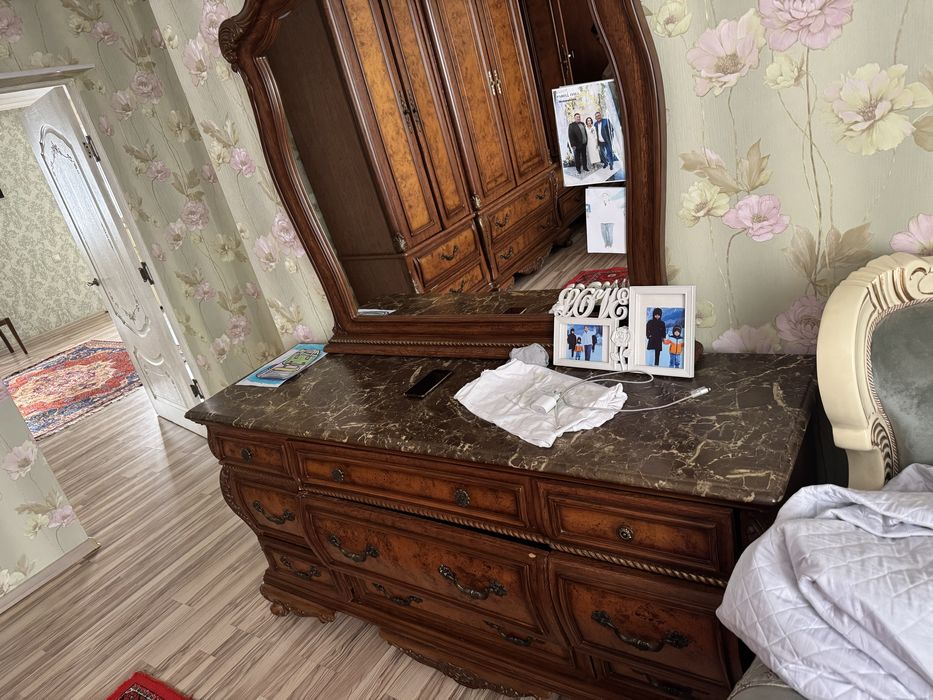 Спальный гарнитур