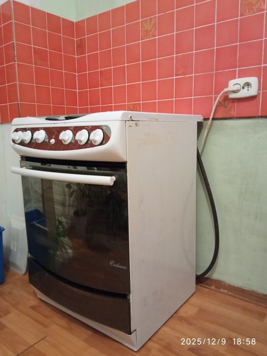 Срочно продам газовую плиту