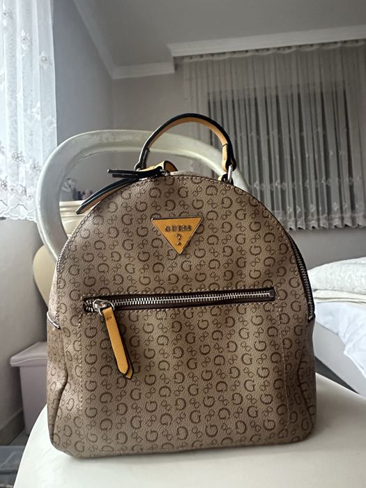 Раница Guess LA Чисто нова