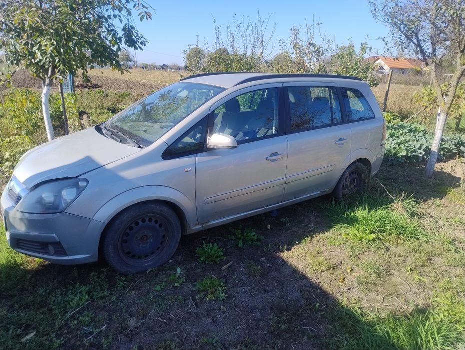 vând piese Opel Zafira b