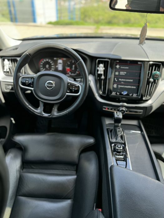 Vând Volvo XC 60 2019 2.0 automat