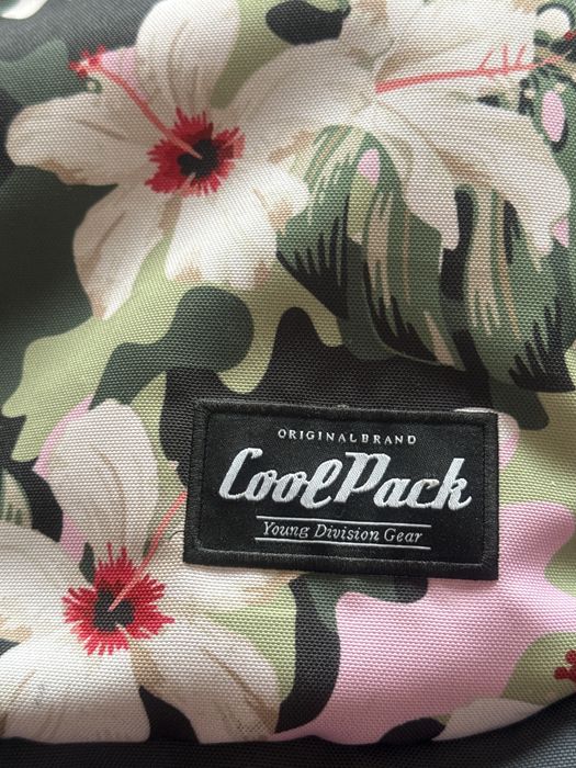 Ученическа раница CoolPack – 4 отделения, удобна, за момиче