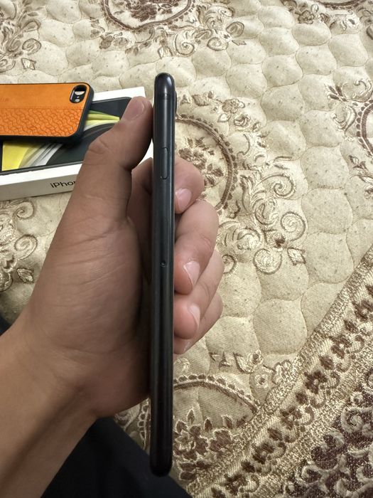 Айфон Се сатылады срочно