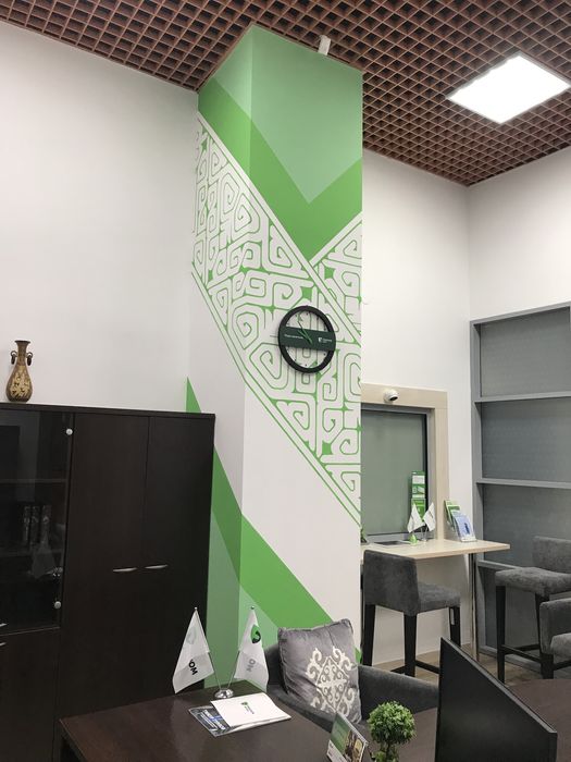 Художник, роспись стен