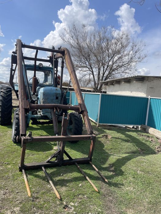 Трактор. МТЗ-50. Матор -80.