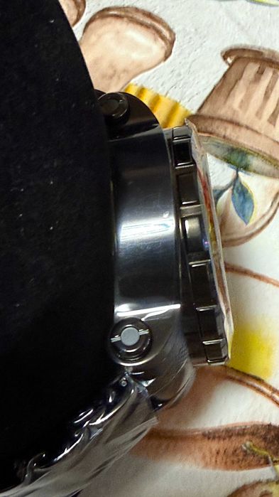 Ceas Invicta Coalition Forces nou la cutie cu tiple pe el