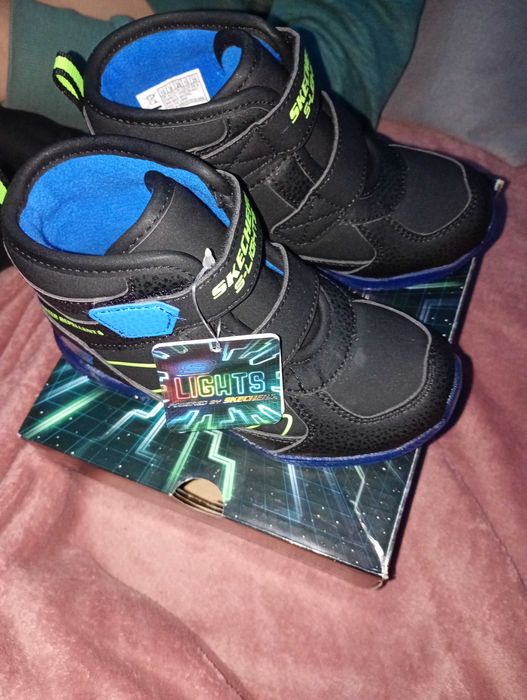 Vând ghete copii Skechers Lights noi