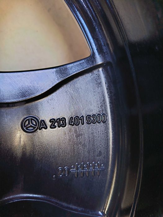 18 цола Mercedes E Class W213 оригинални джанти с летни гуми Pirelli