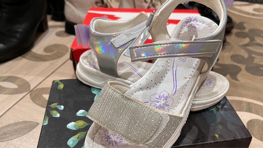 Сандалии для девочки