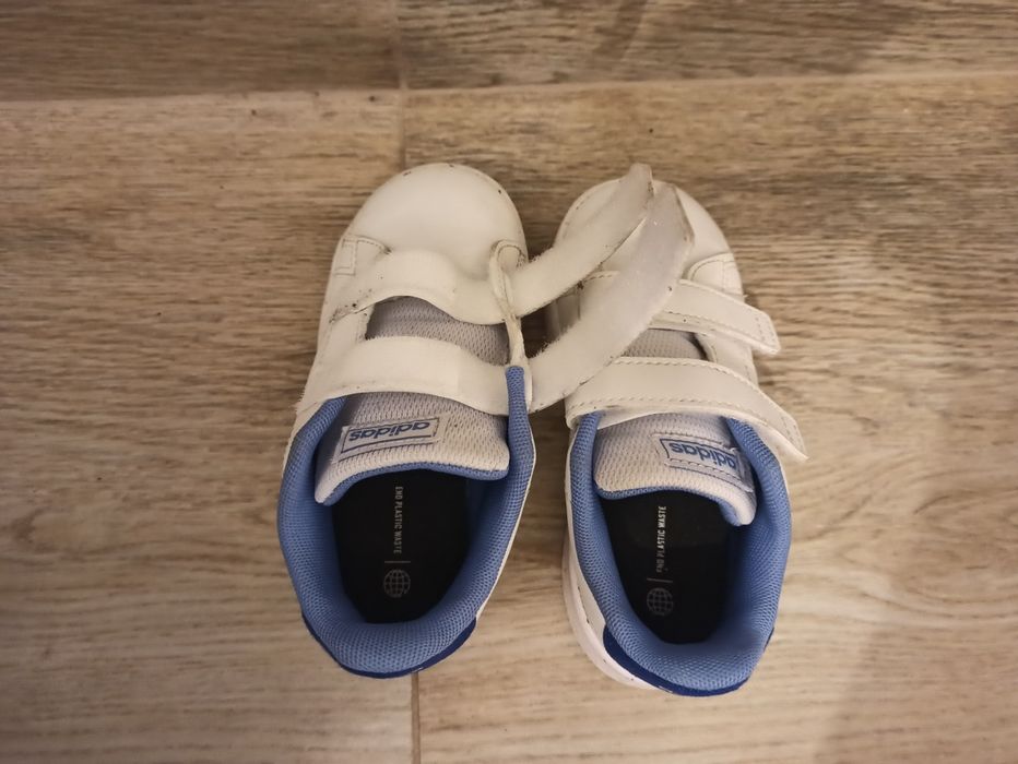 Детски спортни обувки Adidas за момче/ момиче