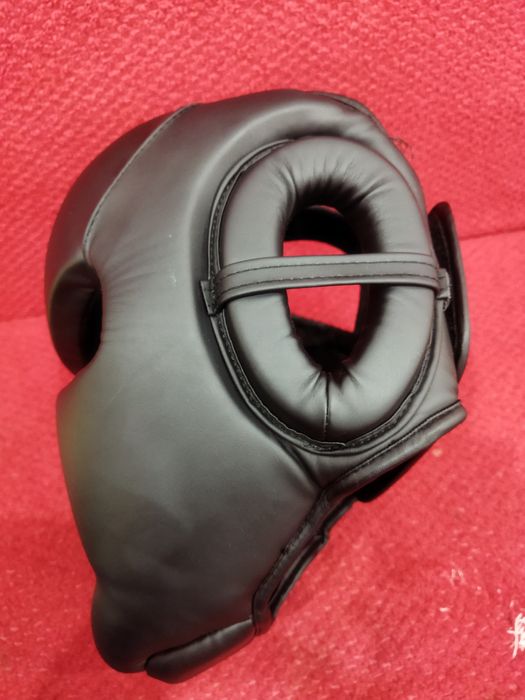 Шлем для единоборств