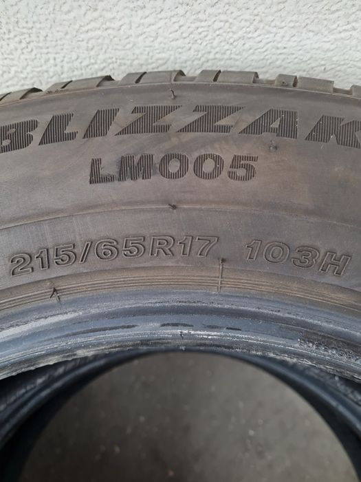 Зимни гуми 2 броя BRIDGESTONE Blizzak LM005 215 65 R17 дот 1122