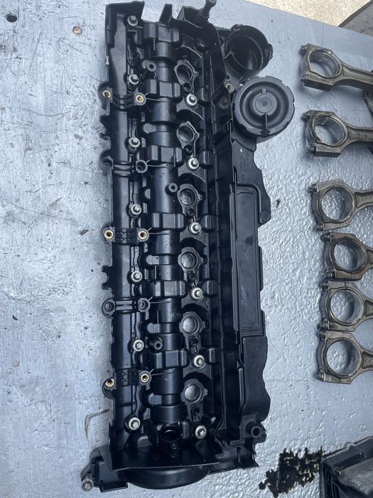 Капак клапани БМВ Н57 (kapak klapani bmw n57)