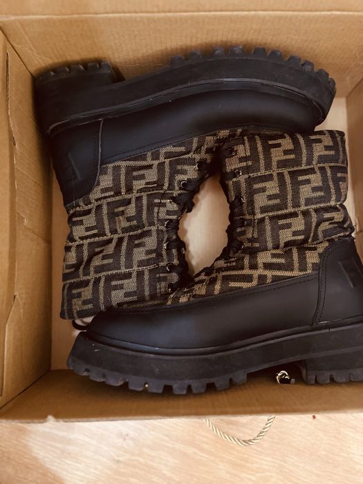 Продаю обувь и сумку от Fendi