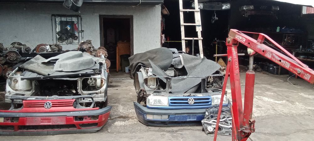 Авторазбор Мерседес оригинал запчасти.