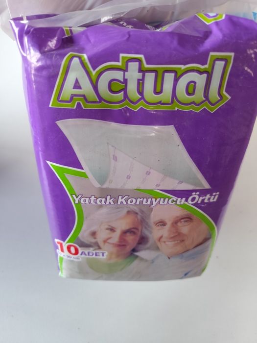 Vând pampers adulti seni medium 4 pachete și 12 pachete aleze adulți