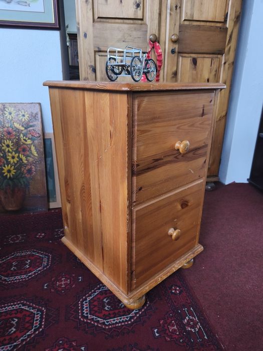 Noptieră din lemn de pin cu 2 sertare