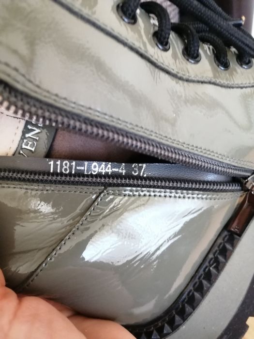 Продам кожаные ботинки