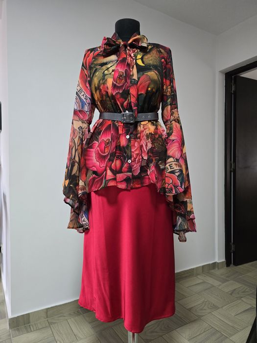 Fusta rosie din acetat de matase naturala, model conic, talie elastica