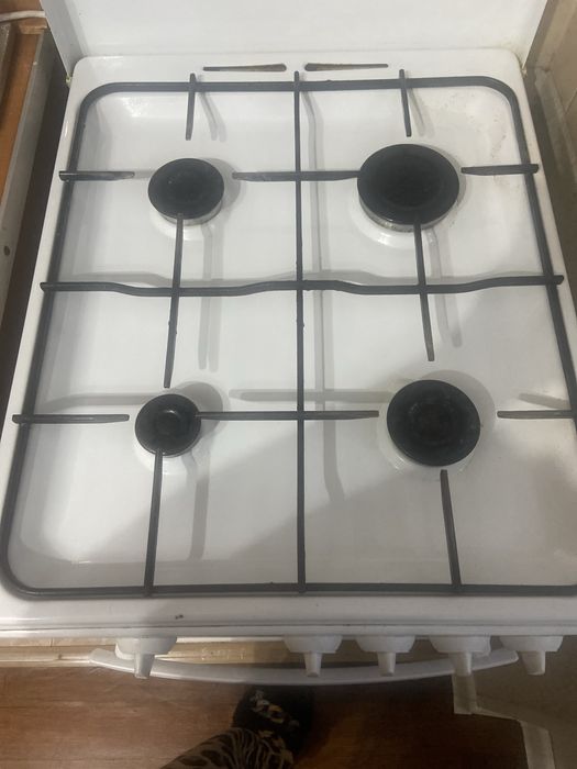 Продам газовую плиту