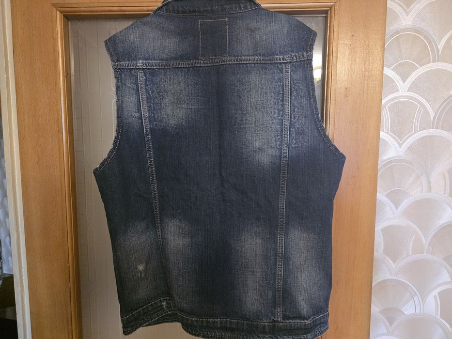 Vestă blug GLOW (XL) + Blugi ZARA MAN (46) cu stropi și rupturi, 100 lei / buc